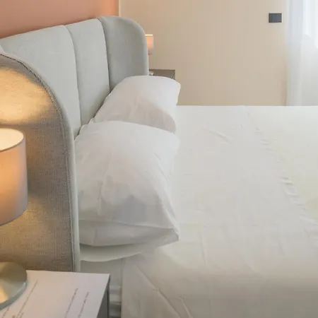 Aphrodite House 3*