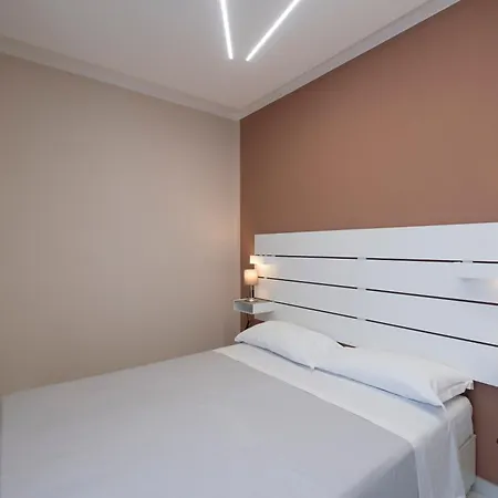Bed and Breakfast Aphrodite House